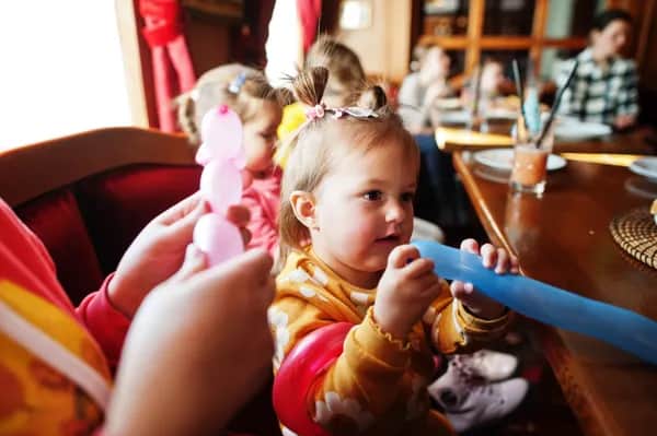 Kinderparty mit Clown und Ballontieren in Pinneberg