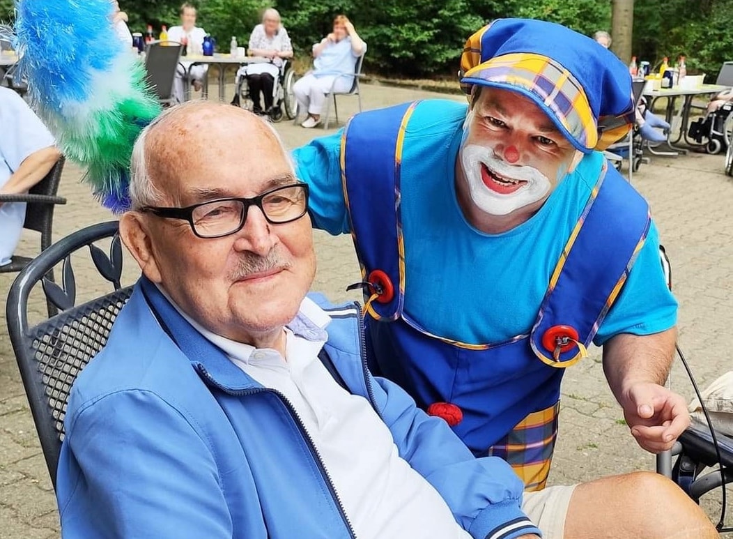 Clown Peppino - Unterhaltung im Altersheim in Hamburg